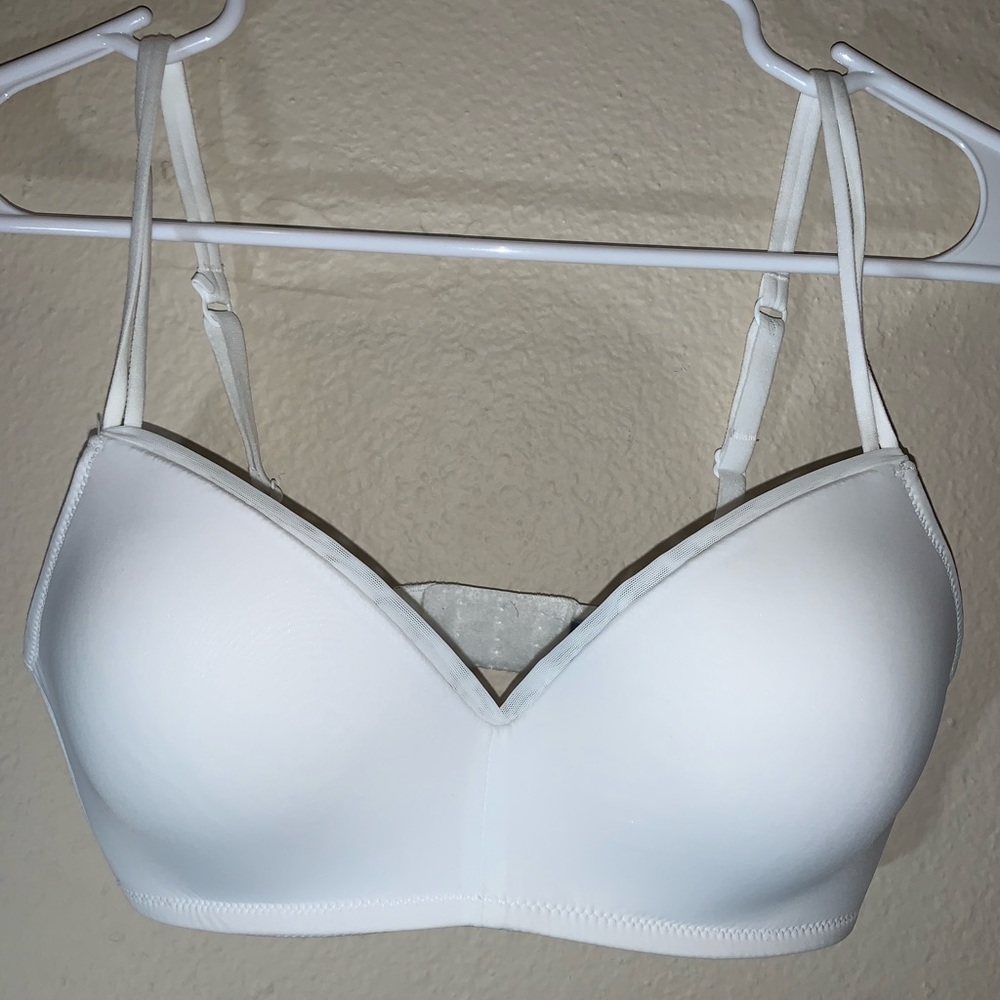 Aarie AE WireLess White Bra Size 32D